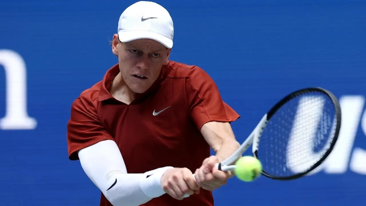 Jannik Sinner nhẹ nhàng tiến vào vòng 2